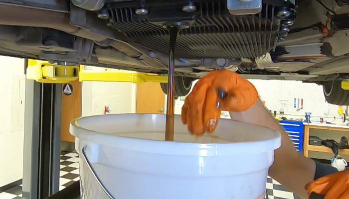 تعویض روغن گیربکس اتوماتیک با دستگاه