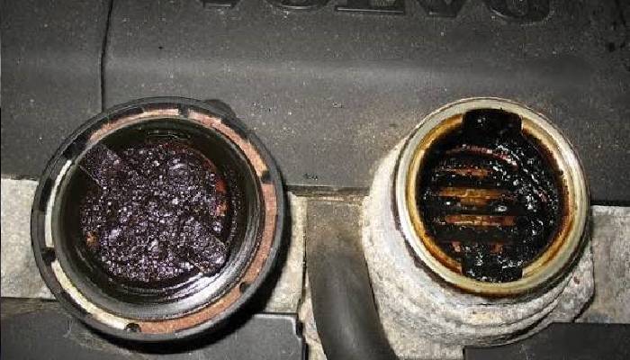 دلایل تیره و سیاه شدن روغن موتور