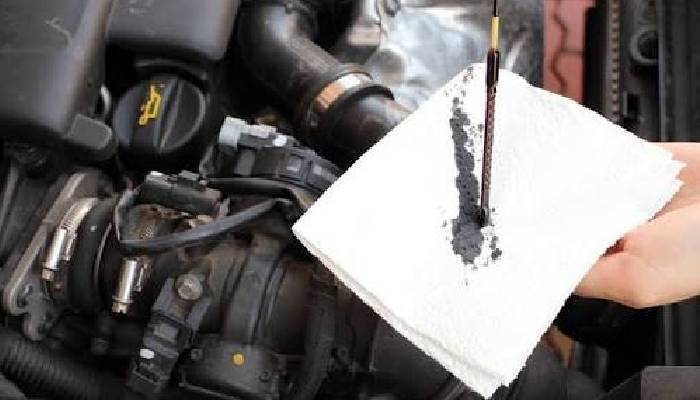 دلایل تیره و سیاه شدن روغن موتور